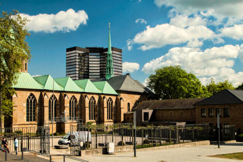 eine kleine Kirche in der Stadt Essen