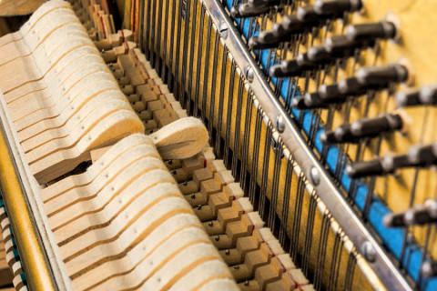 Stemsleutel in piano van heel dichtbij